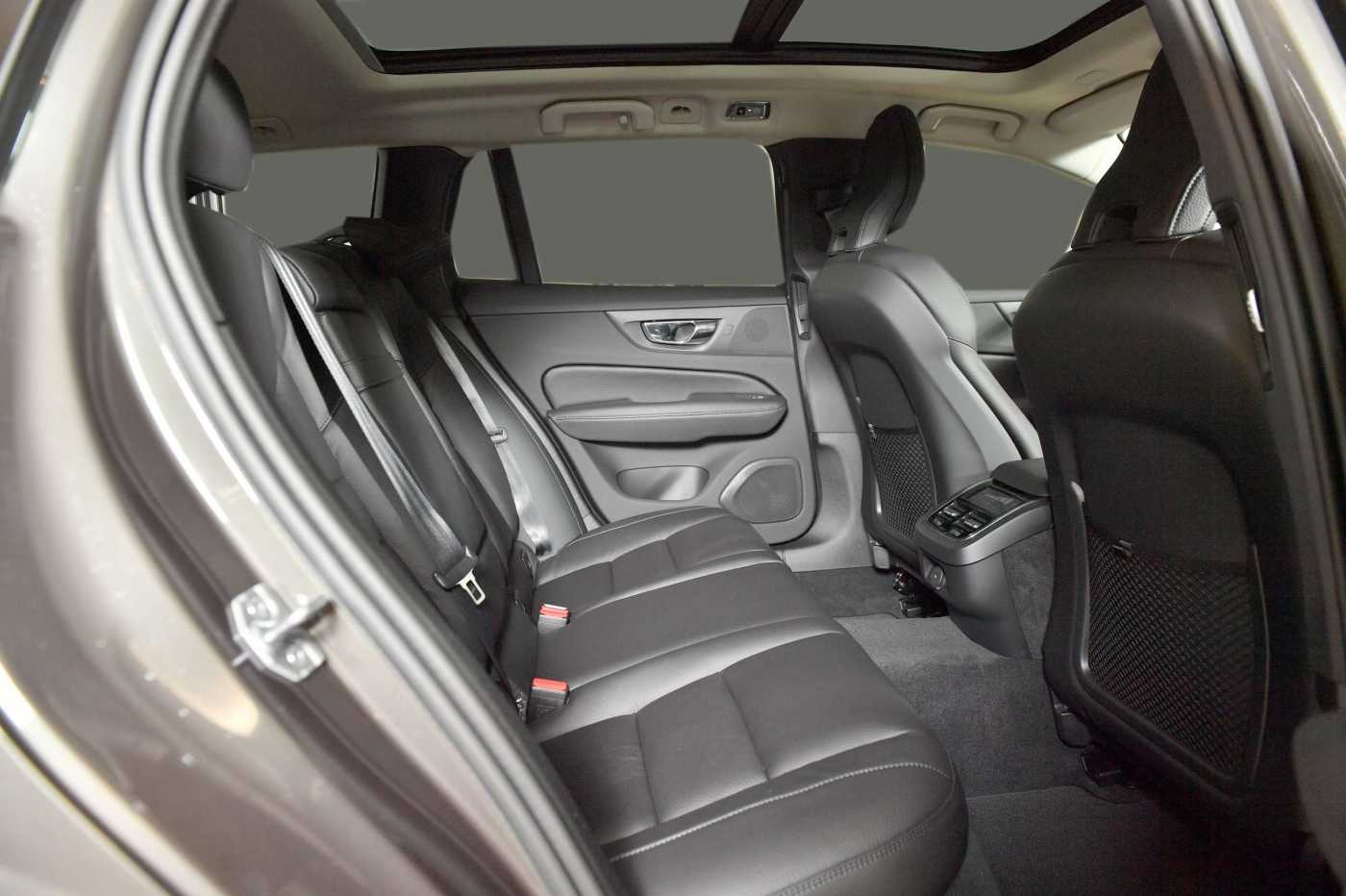 Volvo  Momentum Pro Navi Leder 360° Kamera Standhzg