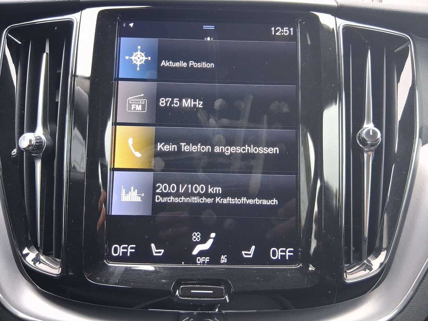 Volvo  B4 Momentum Pro Navi ACC Kamera 2-Zonen-Klima