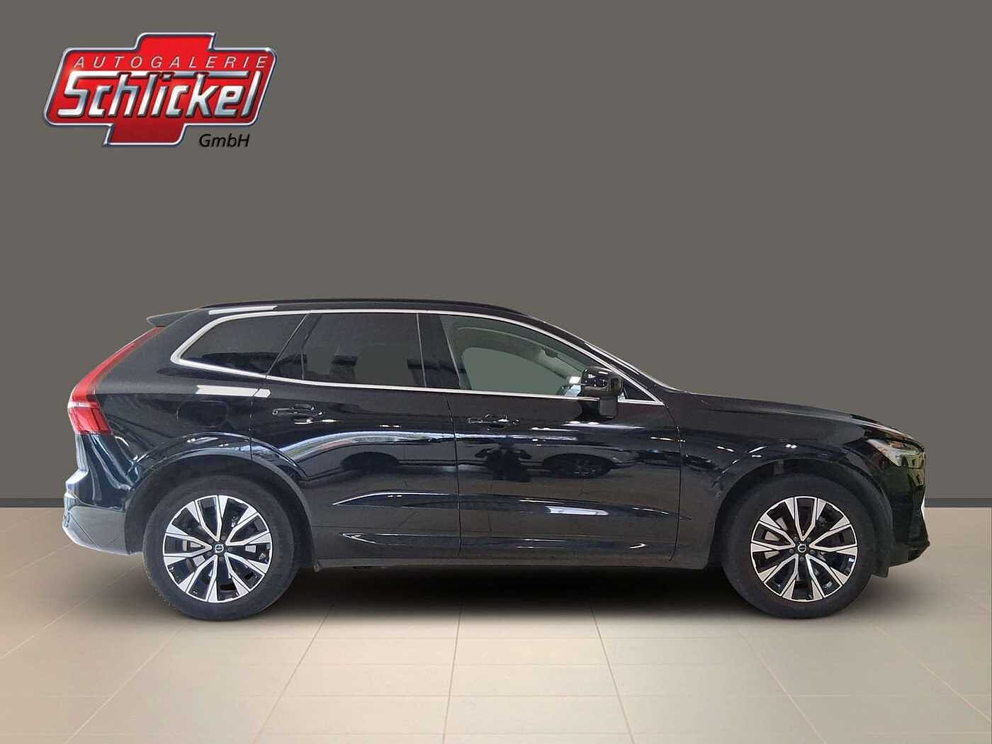 Volvo  B4 Core Navi ACC Kamera 2-Zonen-Klimaautomatik