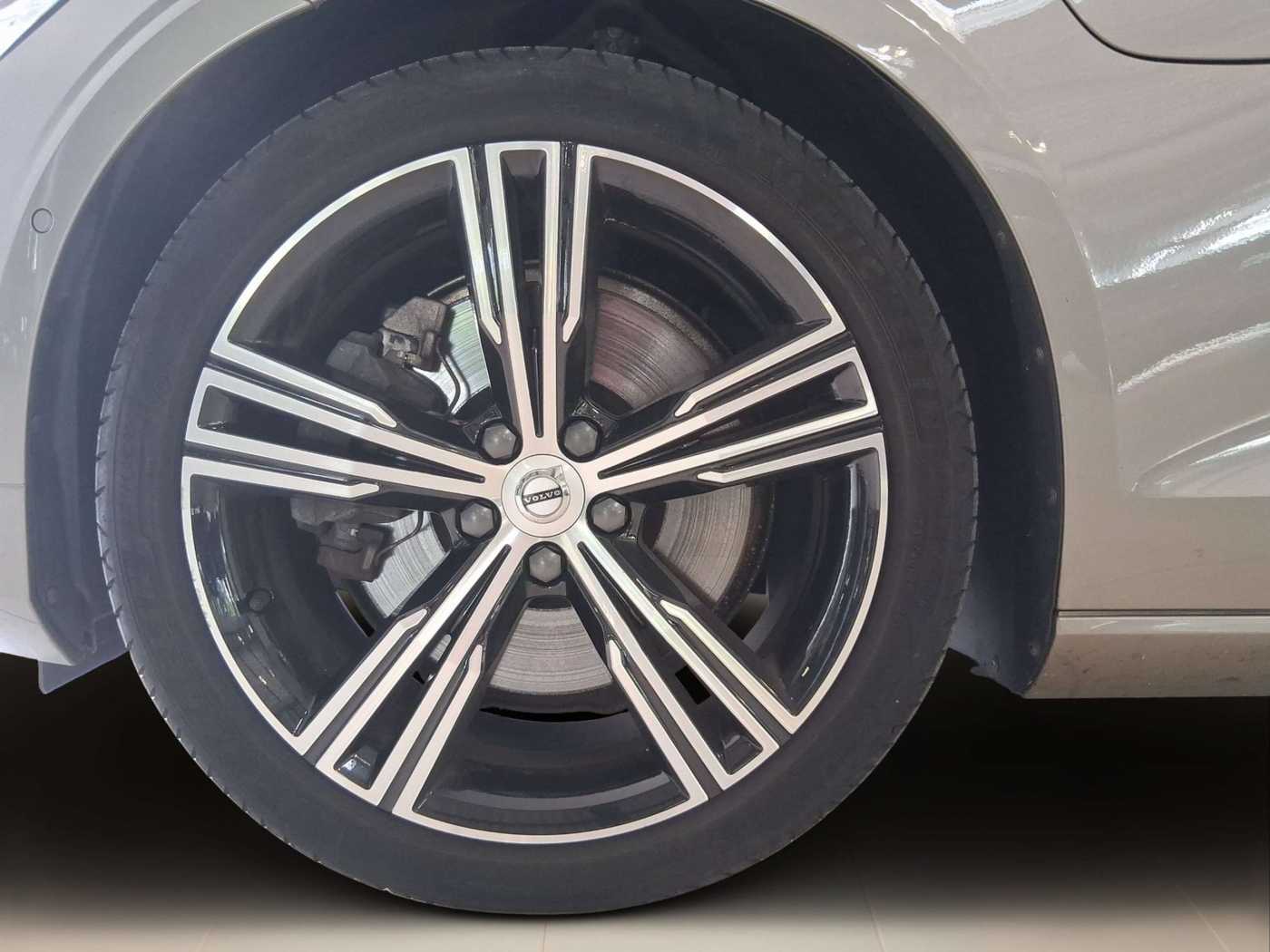 Volvo  T8 Inscription Recharge Plug-In Hybrid AWD Leder