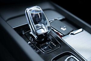 Volvo  B4 Diesel Plus Dark Teilleder ACC Navi Met.