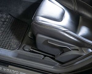 Volvo  D3 Linje Svart Navi Leder AHK Klimaautomatik