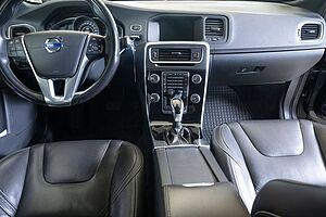 Volvo  D3 Linje Svart Navi Leder AHK Klimaautomatik