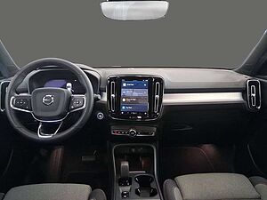 Volvo  B4 2WD Core Navi ACC Met. 2-Zonen-Klimaautomatik