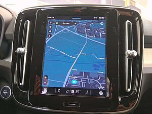 Volvo  B4 2WD Core Navi ACC Met. 2-Zonen-Klimaautomatik