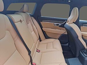 Volvo  T6 Plus Dark Recharge Plug-In Hybrid AWD