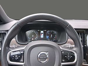 Volvo  D4 Pro AWD Navi Leder Met. 2-Zonen-Klimaautoma.