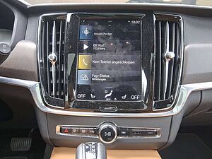 Volvo  D4 Pro AWD Navi Leder Met. 2-Zonen-Klimaautoma.