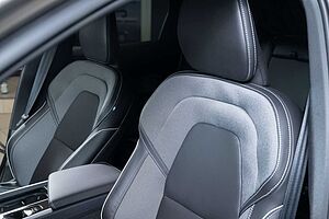 Volvo  Recharge T6 AWD Plus Dark Navi ACC Kamera Met.