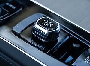 Volvo  T8 Plus Dark Recharge Plug-In Hybrid AWD