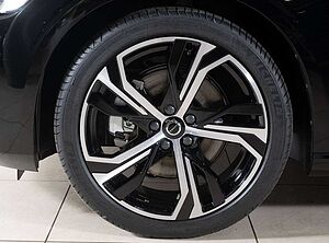 Volvo  B4 Benzin Plus Dark Black-Line ACC Panoramadach