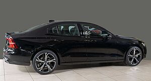 Volvo  B4 Benzin Plus Dark Black-Line ACC Panoramadach