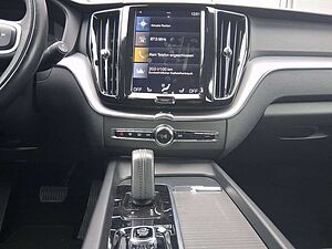 Volvo  B4 Momentum Pro Navi ACC Kamera 2-Zonen-Klima
