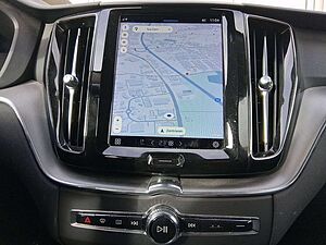 Volvo  B4 Core Navi ACC Kamera 2-Zonen-Klimaautomatik