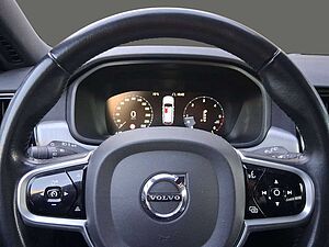 Volvo  D4 Momentum Pro Navi Leder ACC Kamera AHK Met.