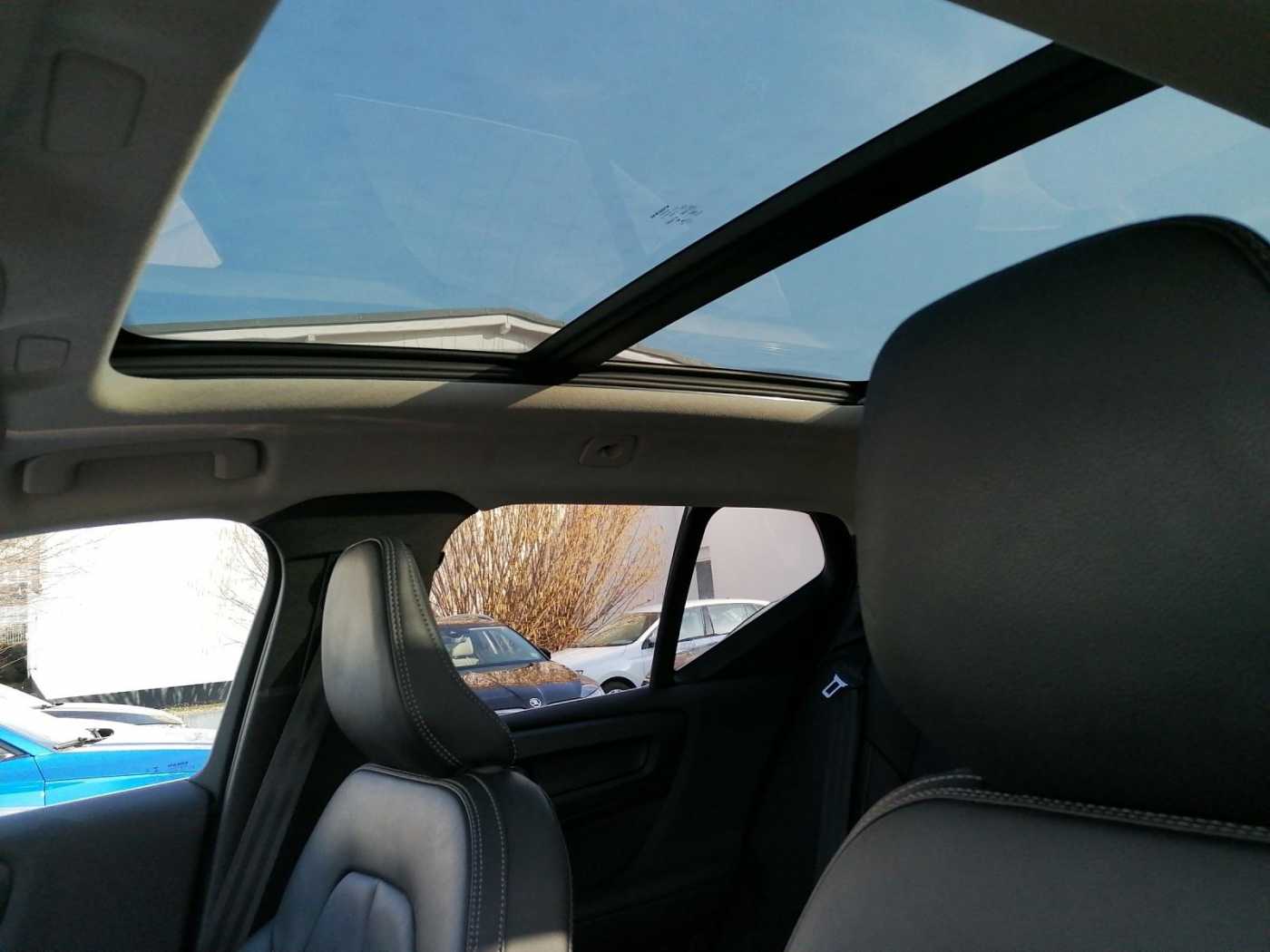 Volvo  XC40