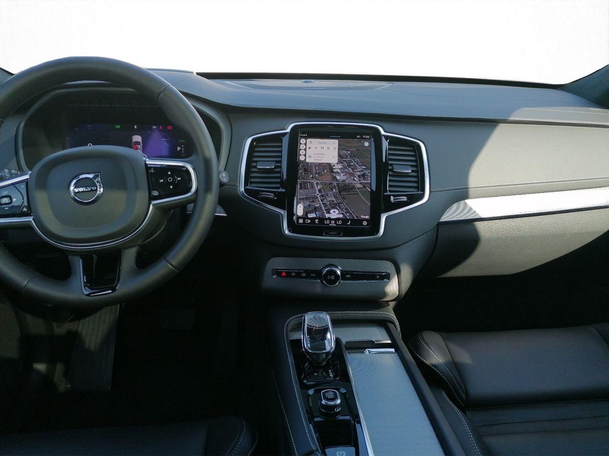 Volvo  Ultra Dark Recharge Hybrid