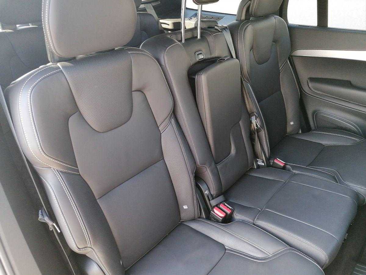 Volvo  Ultra Dark Recharge Hybrid