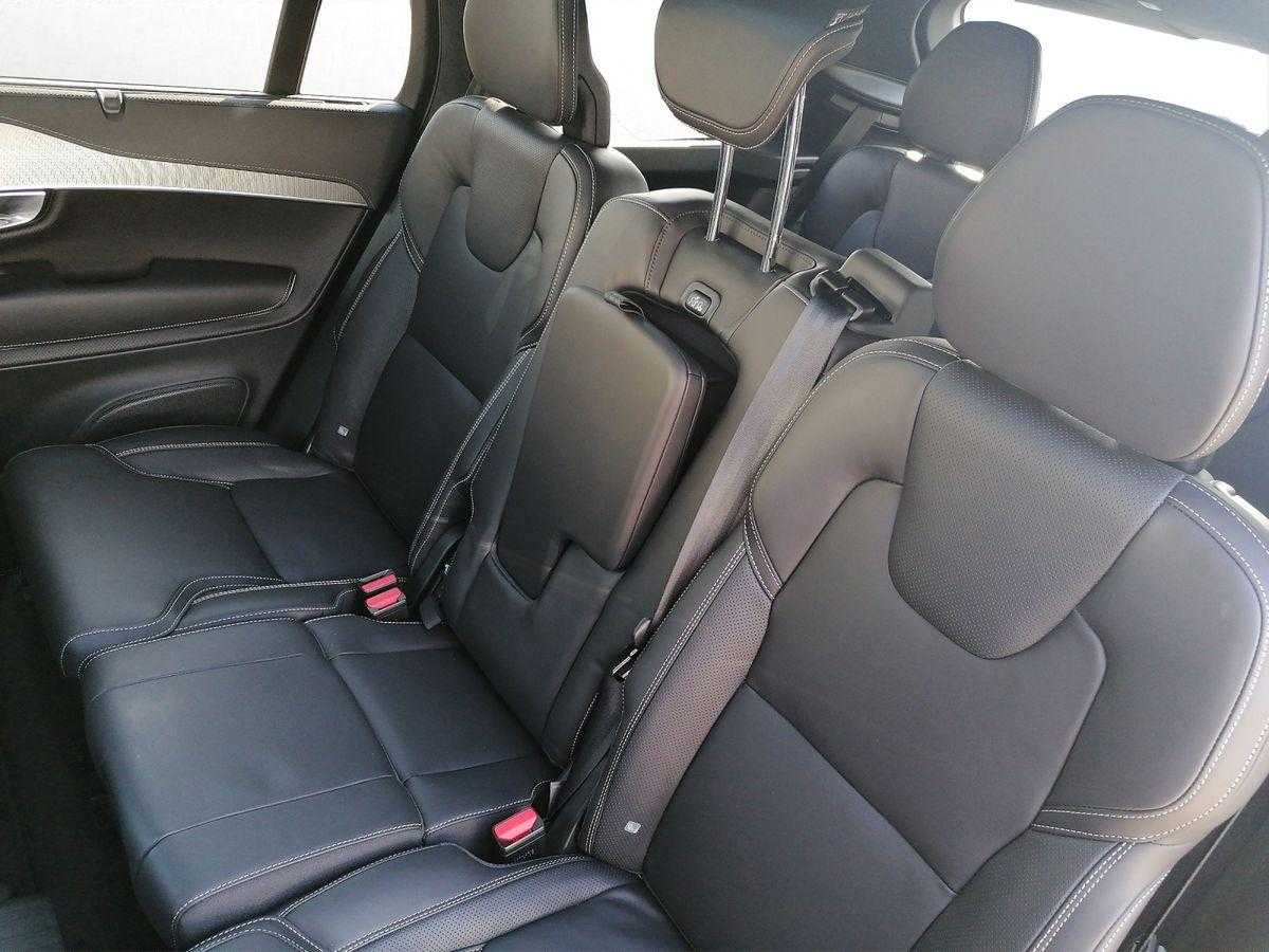 Volvo  Ultra Dark Recharge Hybrid