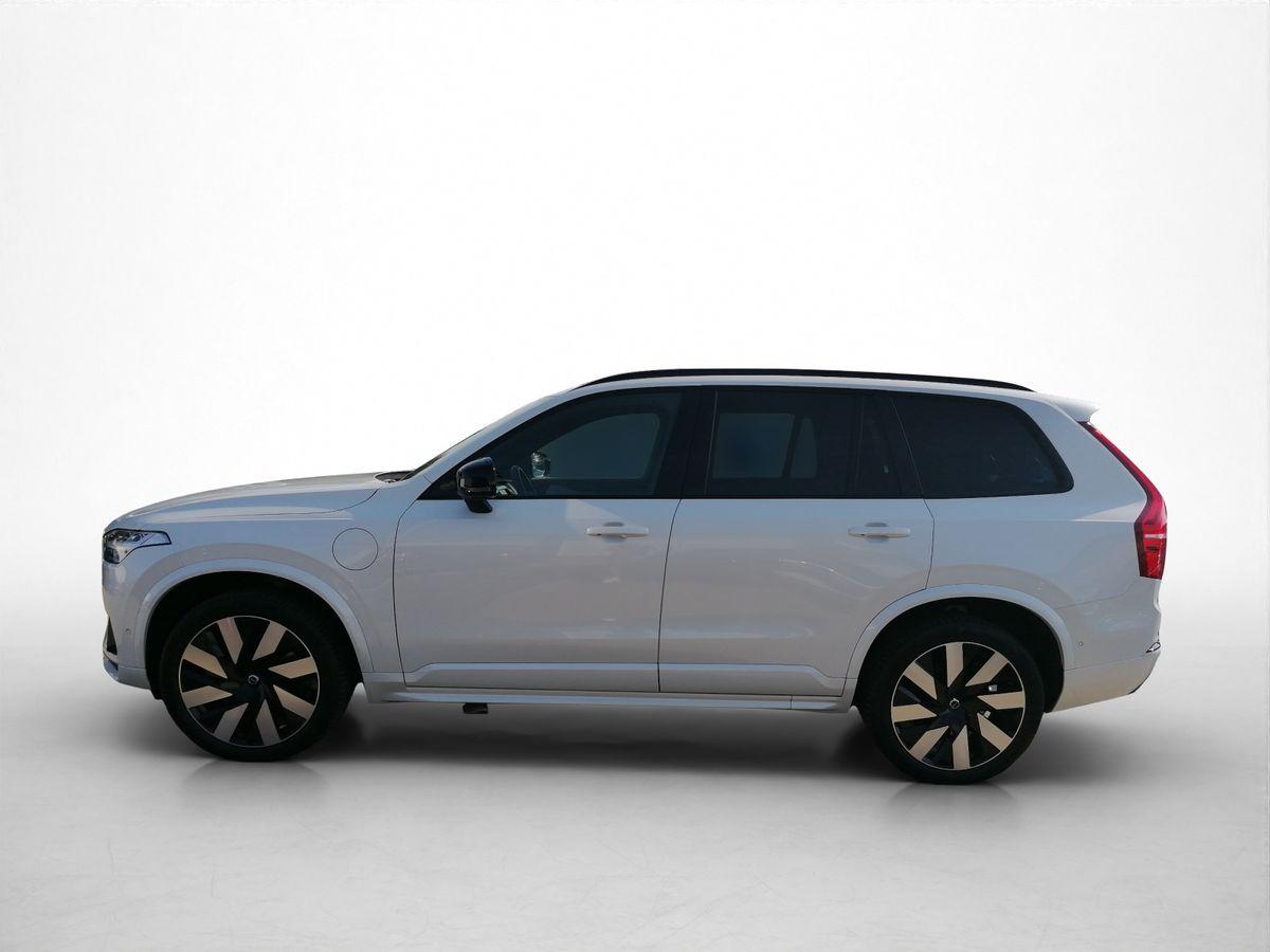 Volvo  Ultra Dark Recharge Hybrid