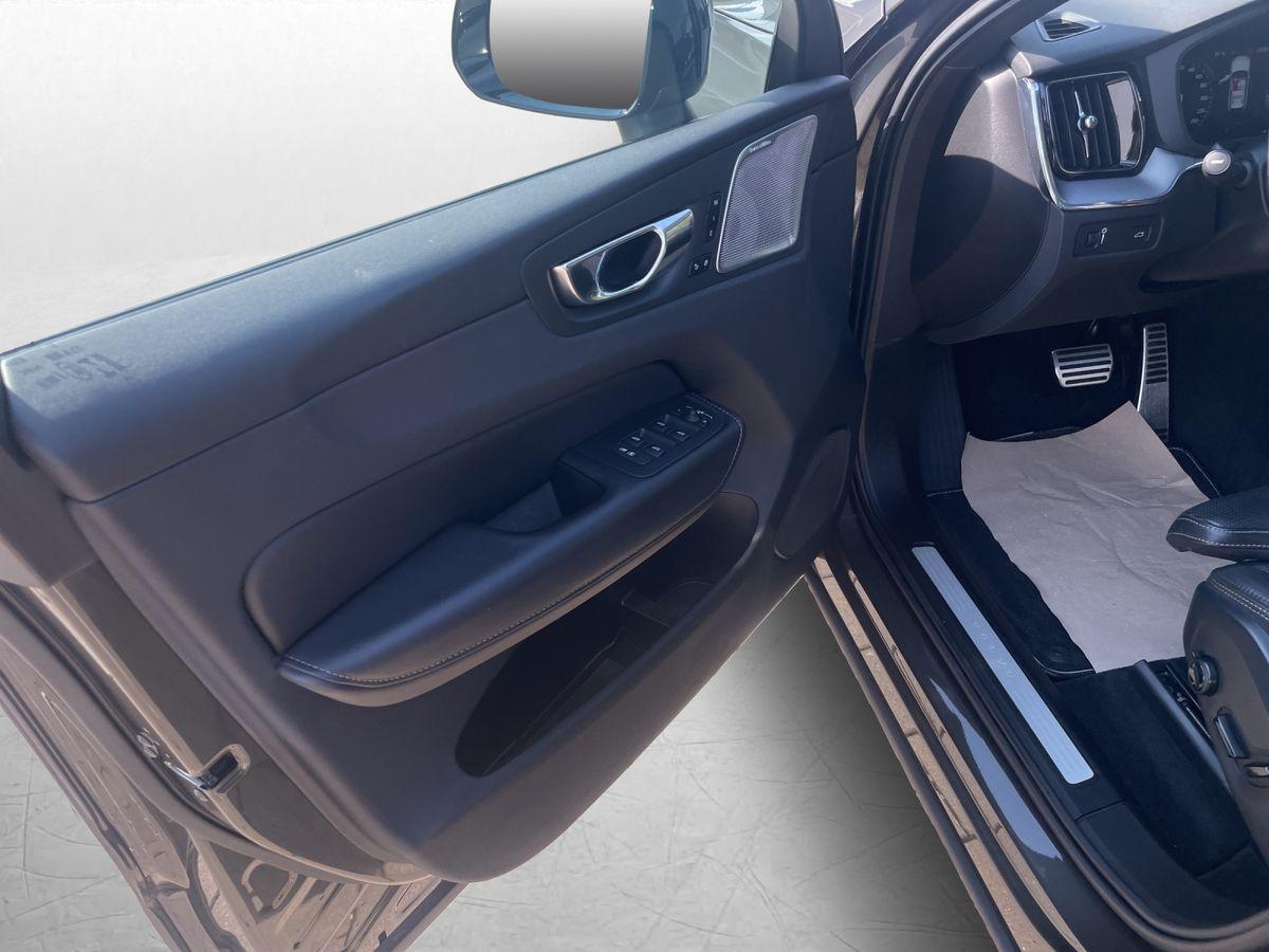 Volvo  R Design AWD