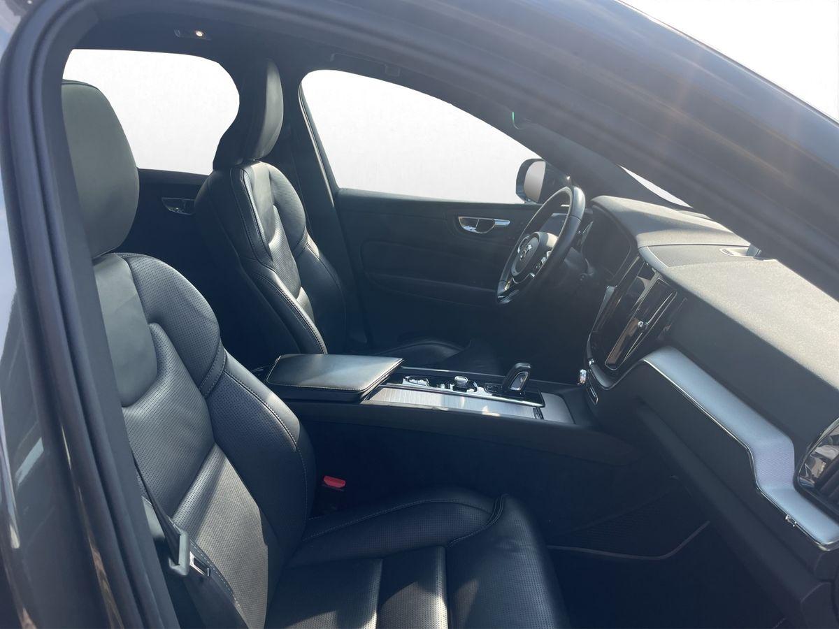 Volvo  R Design AWD