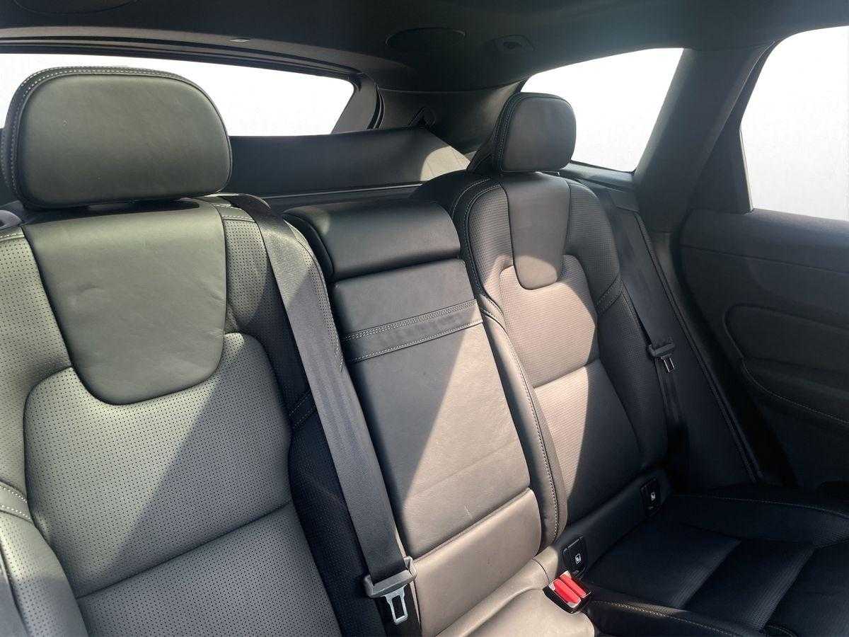 Volvo  R Design AWD