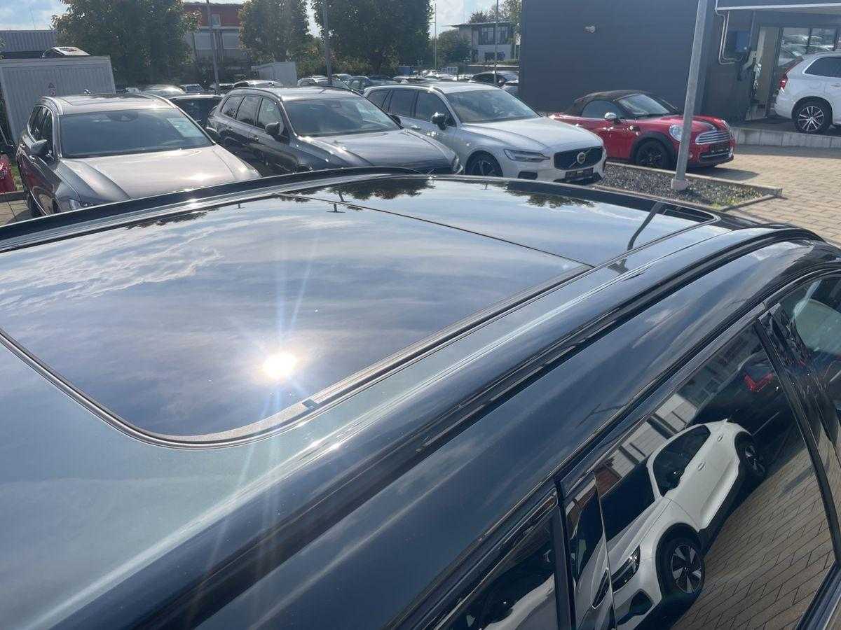 Volvo  R Design AWD
