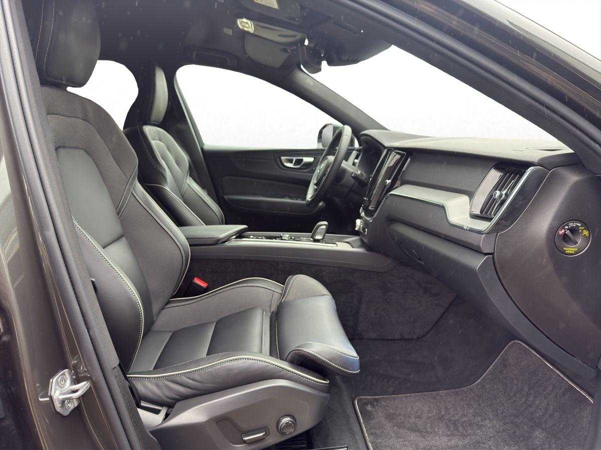 Volvo  R Design 2WD