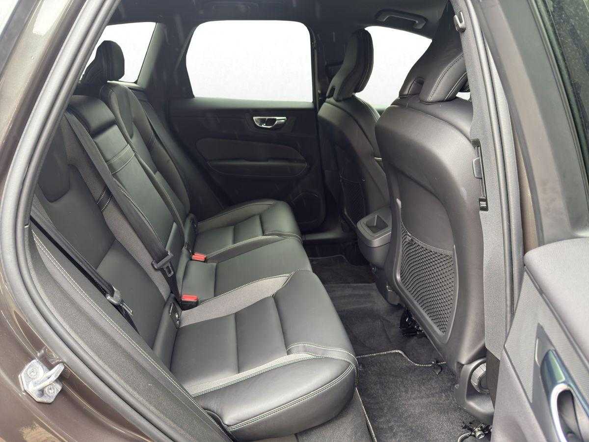 Volvo  R Design 2WD