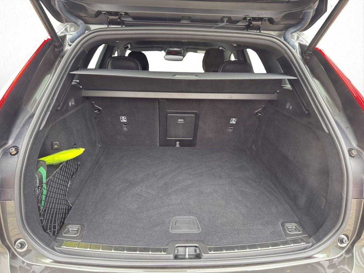 Volvo  R Design 2WD