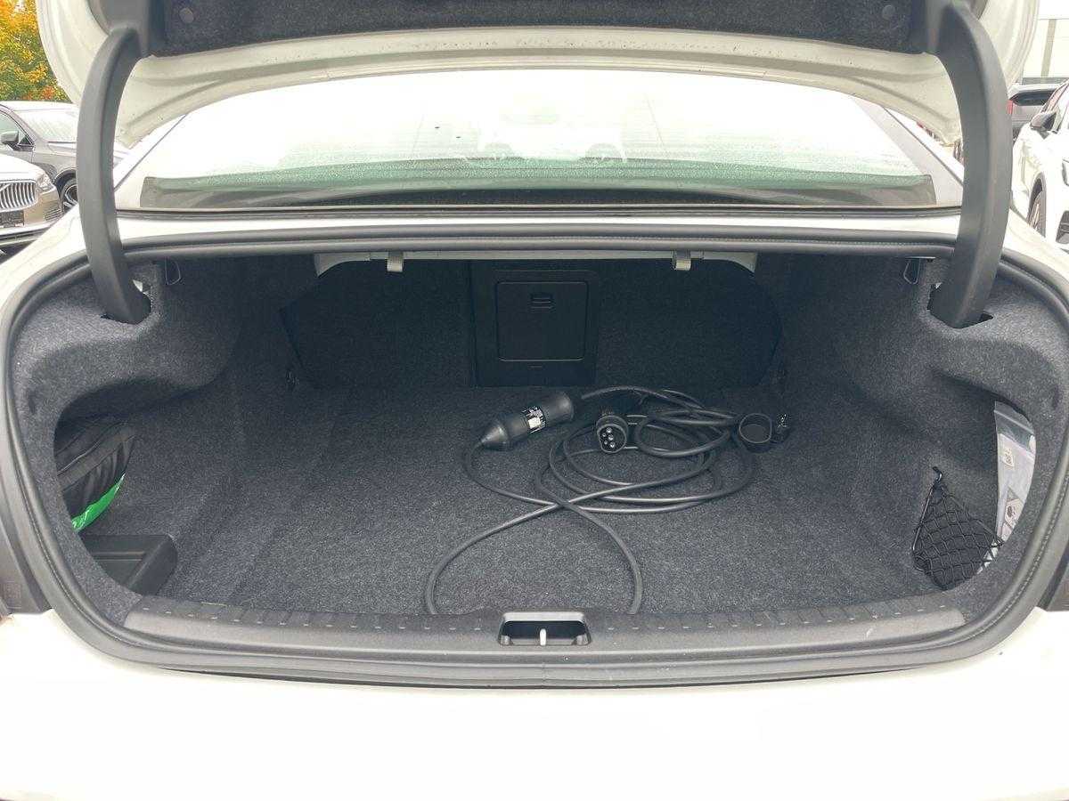 Volvo  Recharge Plug-In Hybrid AWD
