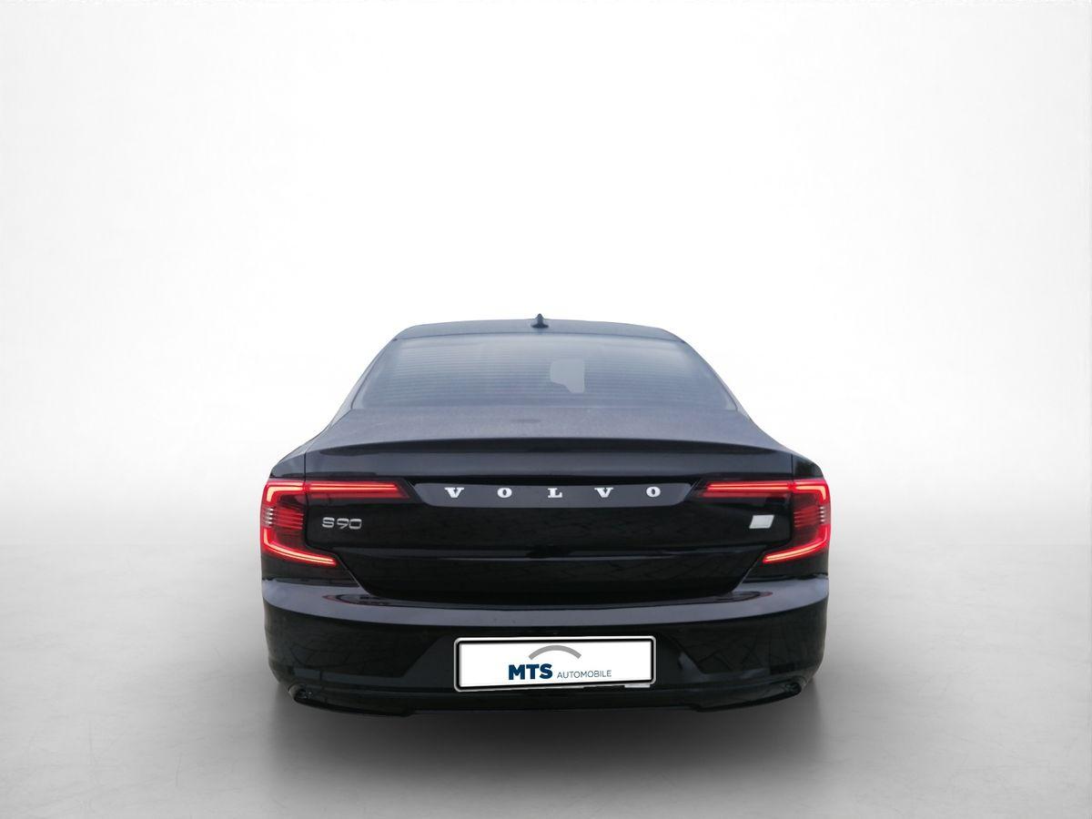 Volvo  Plus Dark Recharge Plug-In Hybrid