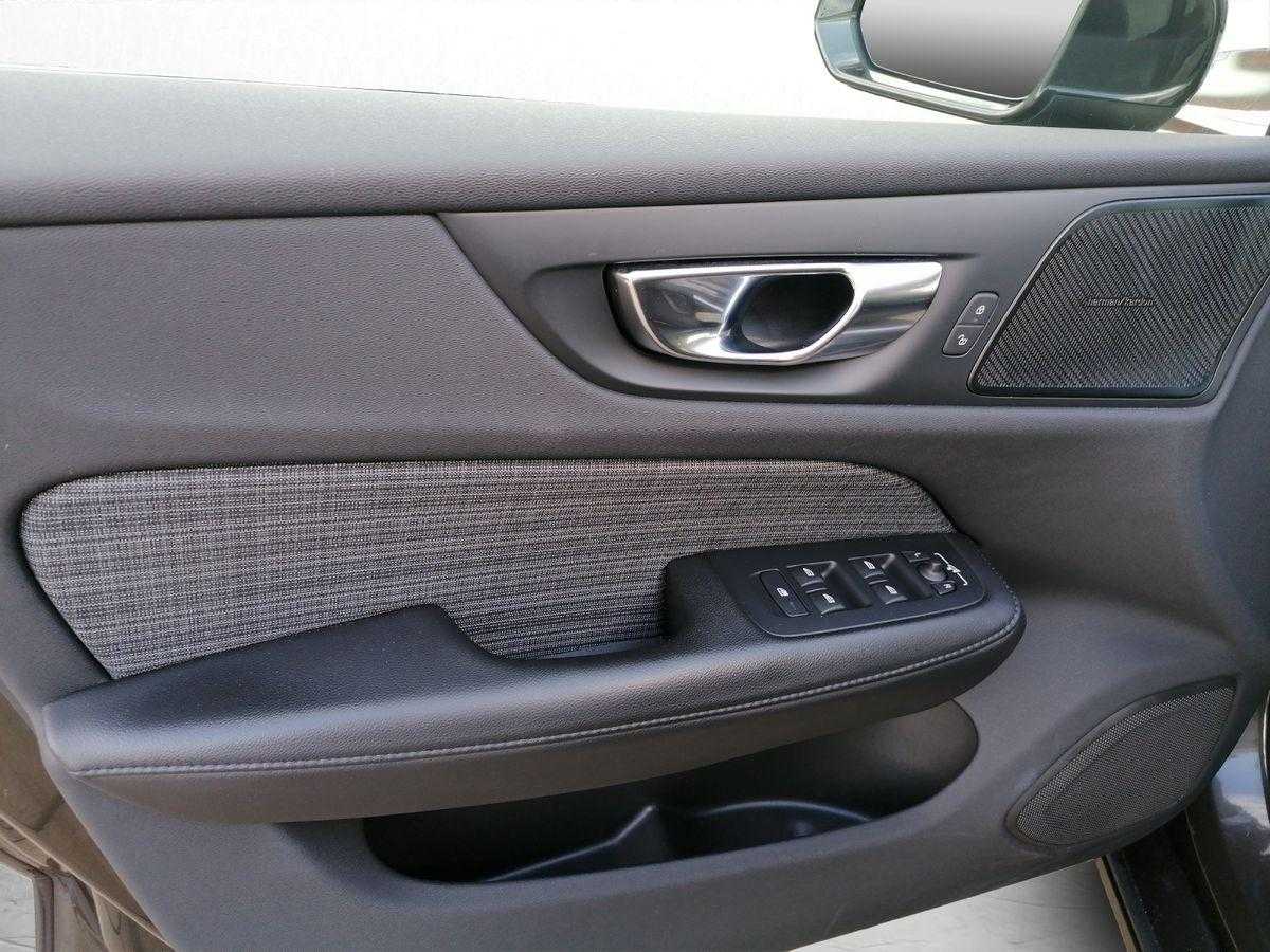 Volvo  Core Plug-In Hybrid