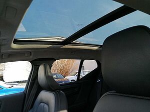 Volvo  XC40