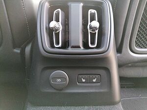 Volvo  XC40