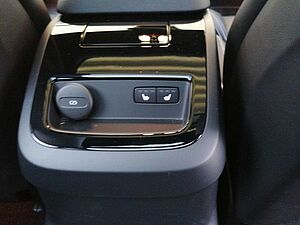 Volvo  V90