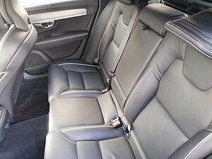 Volvo  Plus Dark