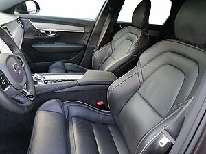 Volvo  Plus Dark