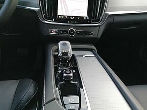 Volvo  Plus Dark