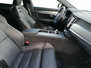 Volvo  Plus Dark