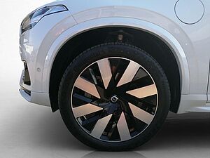 Volvo  Ultra Dark Recharge Hybrid