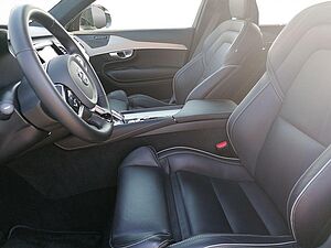 Volvo  Ultra Dark Recharge Hybrid