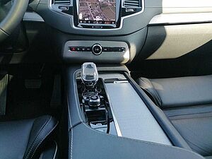 Volvo  Ultra Dark Recharge Hybrid