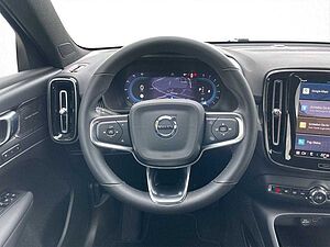 Volvo  Plus Dark 2WD