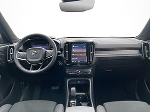 Volvo  Plus Dark 2WD