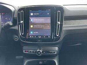 Volvo  Plus Dark 2WD