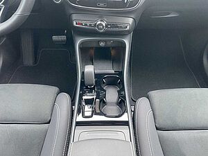 Volvo  Plus Dark 2WD