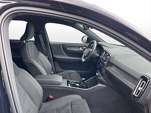 Volvo  Plus Dark 2WD