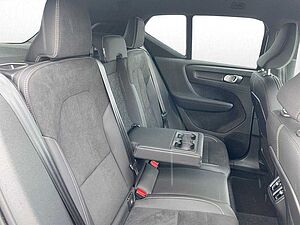 Volvo  Plus Dark 2WD